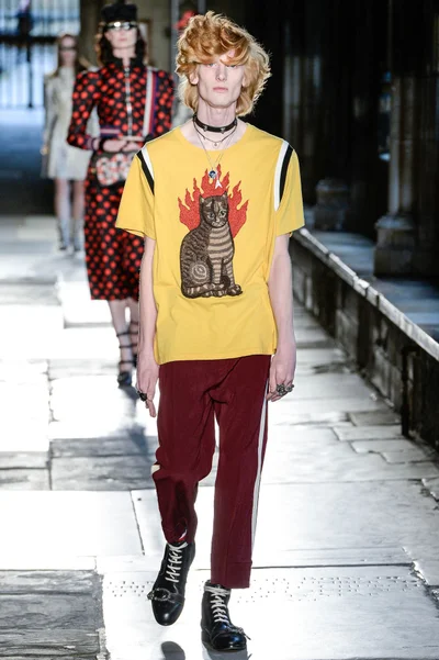 Look 28